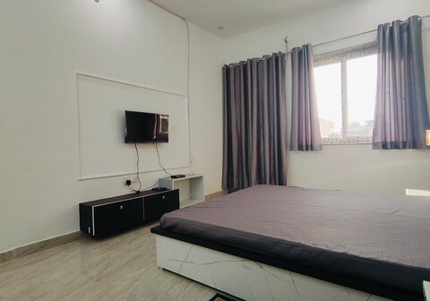 2 bhk independent flat near railway station