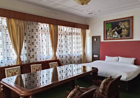 Bridge Regency Home stay