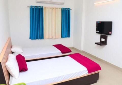 FabHotel Konark Green