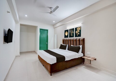 Townhouse DLF Phase-4 MG Road Cyber Hub