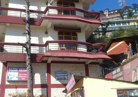 Snow Height Apartment