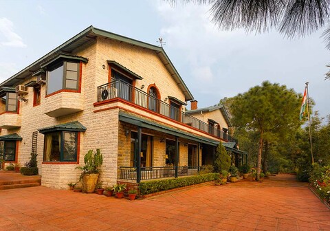 V are Family | Mistair Estate Villa