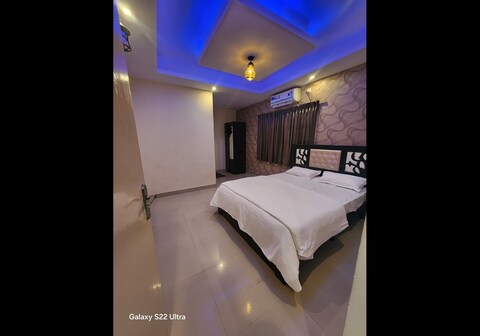 Aadams Suites