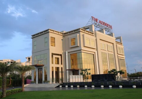 The Address by Red Carpet