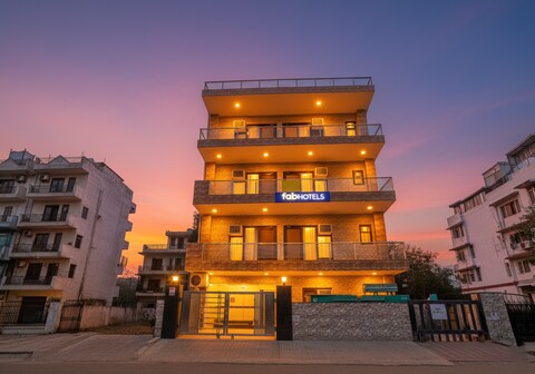 FabHotel Star Corporate Suite I