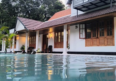 Salisbury Manor Heritage Inn