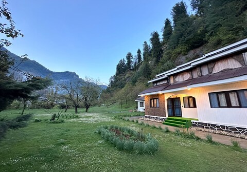 Waterfront Pine Pahalgam