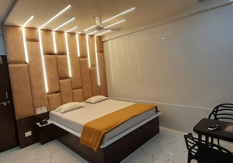 HOTEL PUSHPAK