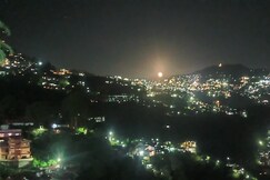 Solo Home Homestay | Room & Kitchen, Shimla Solo Home Homestay | Room & Kitchen, Shimla