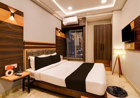 Super Hotel O The Lake Regency