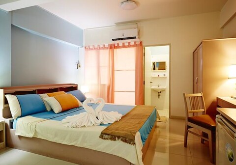 We Train Don Muang Airport Hotel