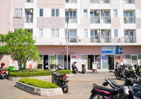 OYO 94024 Sentraland karawang By AswinNearWonderland waterpark