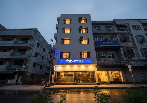 FabHotel Golden Sunrise Inn