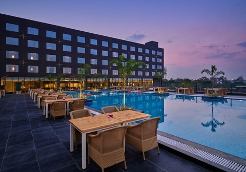 Essentia Luxury Hotel