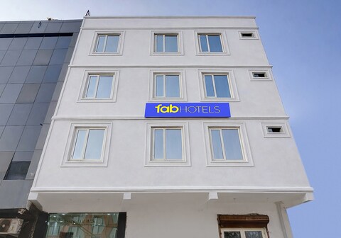 FabHotel SR Stay