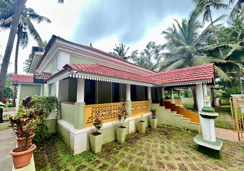 Q heritage villa with private pool Parra