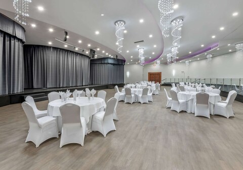 Ramada Plaza by Wyndham Marco Polo Beach Resort