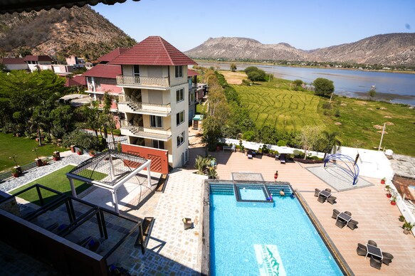 Desi Thath Resort