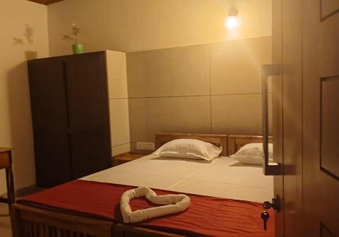 Marari Rose Paradise