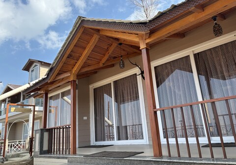 Platinum Pearls Cottage