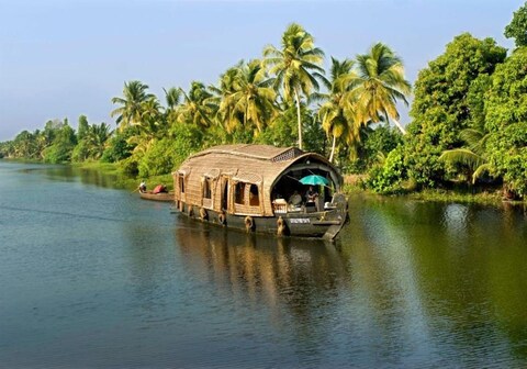 Karthika Houseboat