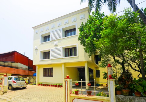 Hotel Equator