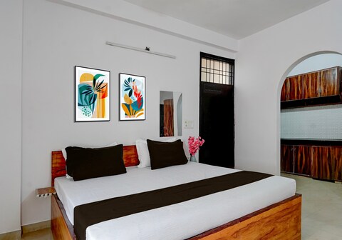 Hotel O Sector 23 Udyog Vihar