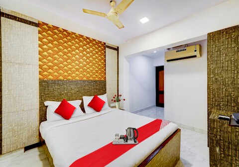 POP 84076J Crystal Holiday Homes