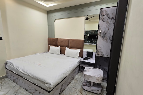 HOTEL PINAKI