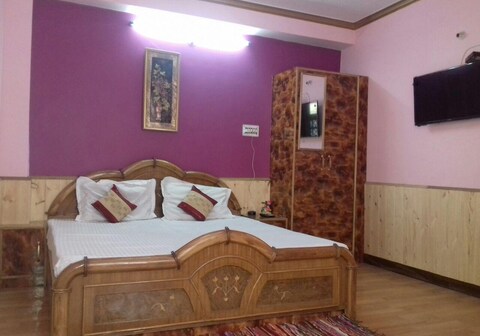 Mountain & Valley View Stay