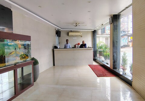HOTEL SATHI TARAPITH