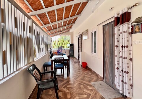 Nanis Villa