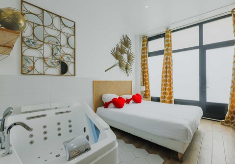 Exceptional studio - 2P - Moulin Rouge