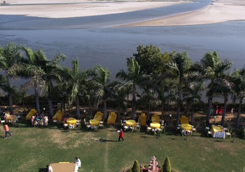 TAPOBHUMI ON THE GANGES