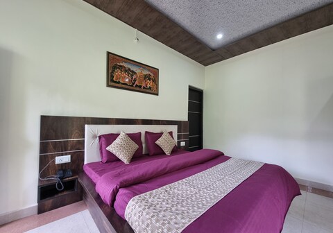 Crown Royal Homestay Dalhousie