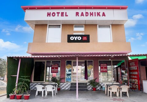 HOTEL O RADHIKA