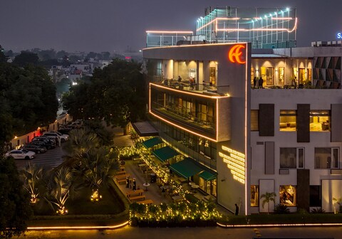 Sapphire Suites by Arif Castles