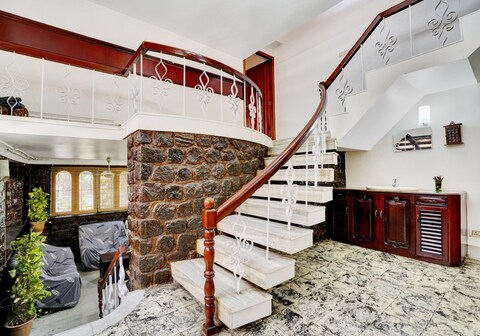 Hotel O CHALET SUITES