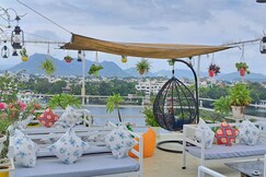 Raahi Backpacker's Hostel |Rooftop Restaurant at Lake Pichola|, Udaipur Raahi Backpacker's Hostel |Rooftop Restaurant at Lake Pichola|, Udaipur