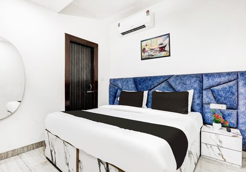 Hotel O Clock Tower Inn