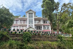 Satobari Greens Homestay | Rooms & Kitchen, Khajjiar Satobari Greens Homestay | Rooms & Kitchen, Khajjiar