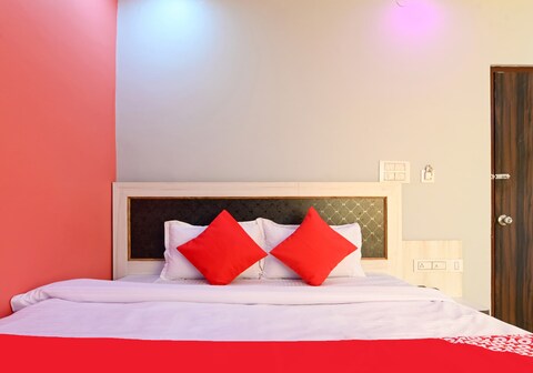 Hotel O Lakhdatar Palace