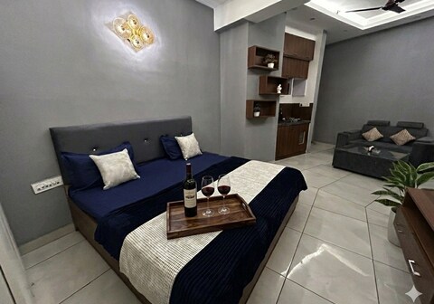 Velvet Wines Studio