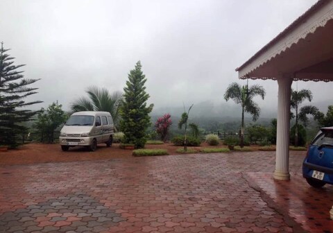 Jadkal Plantation Bungalow