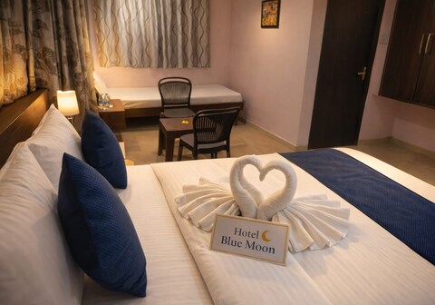 Hotel Blue Moon