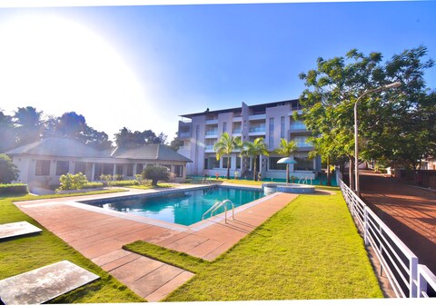Hotel Sadhana Executive
