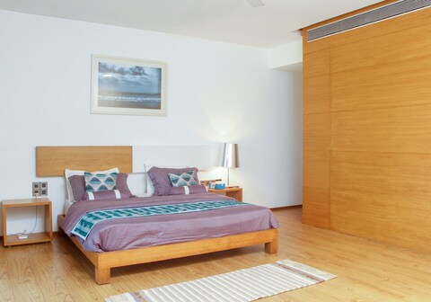 Luxury  Apartment with Sea View  and Splash Pool