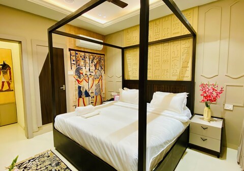 Staymoodyy Egypt Themed Studio with shared kitchen