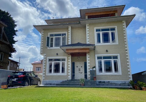 Azure Homestay Cosy Home in Srinagar