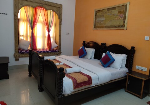 Hotel Aryan Haveli and Desert Camp